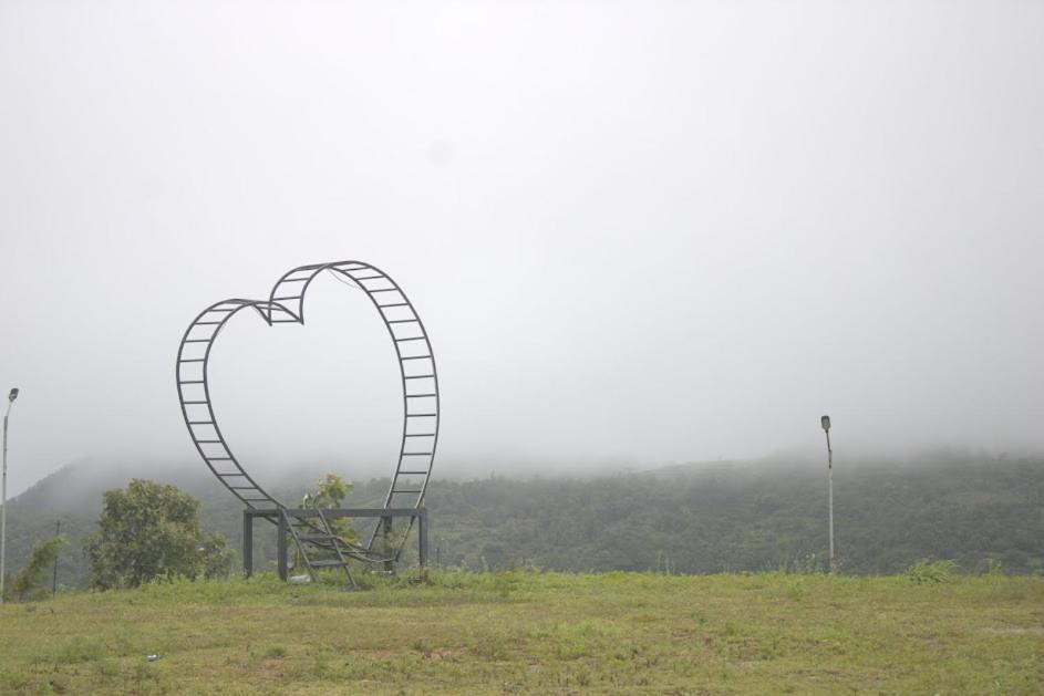 Misty Valley Resort Varagampadi ภายนอก รูปภาพ