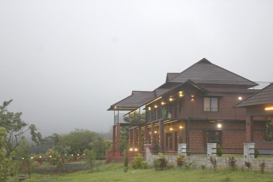 Misty Valley Resort Varagampadi ภายนอก รูปภาพ